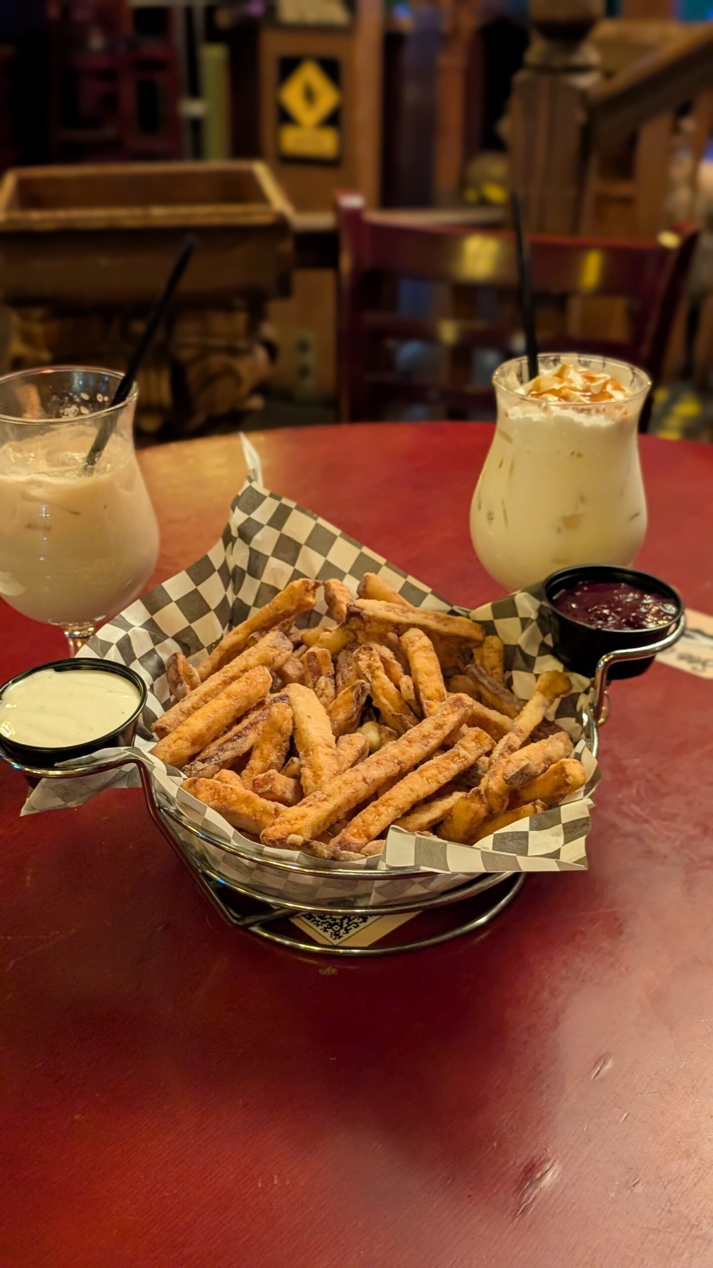 Four Daughters serves delicious fries and drinks!